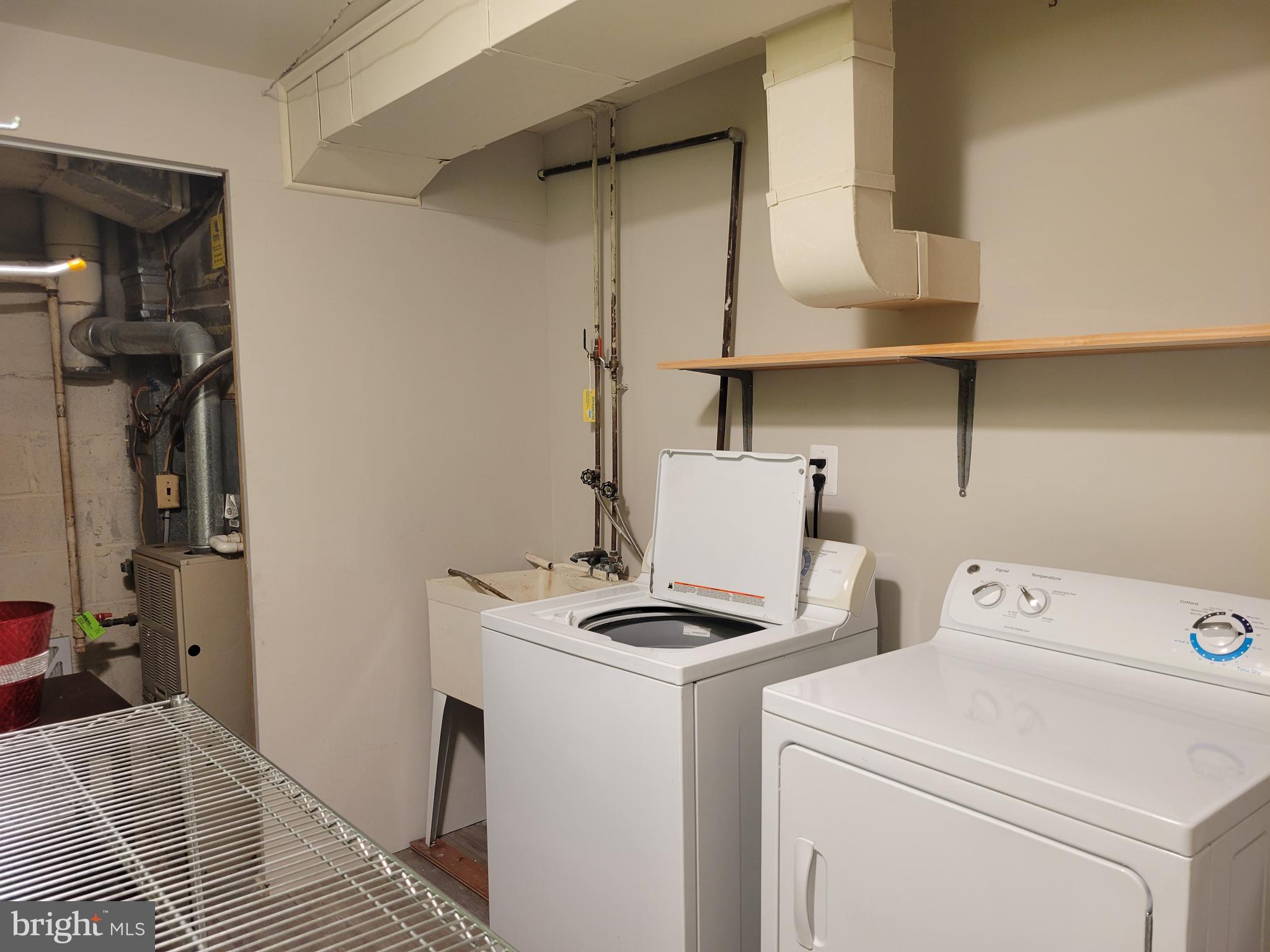 NEW MARK COMMONS - Residential Lease