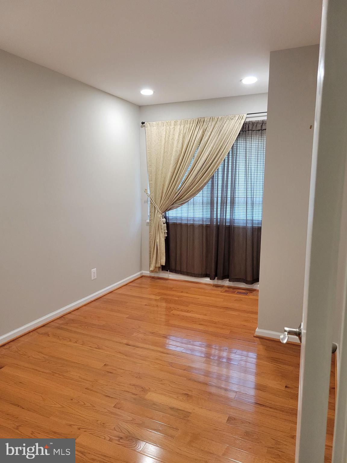 NEW MARK COMMONS - Residential Lease