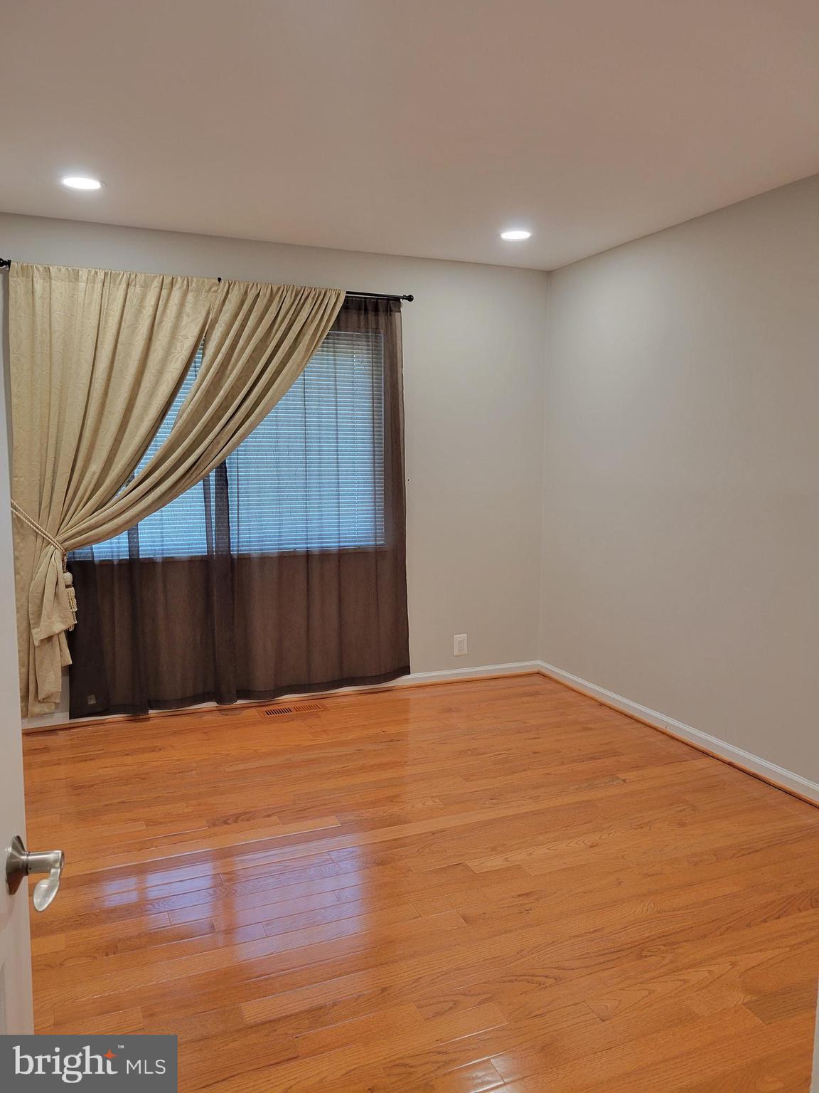 NEW MARK COMMONS - Residential Lease