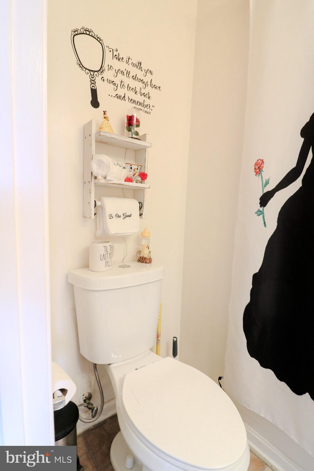 LAKEMONT VILLAGE - Residential