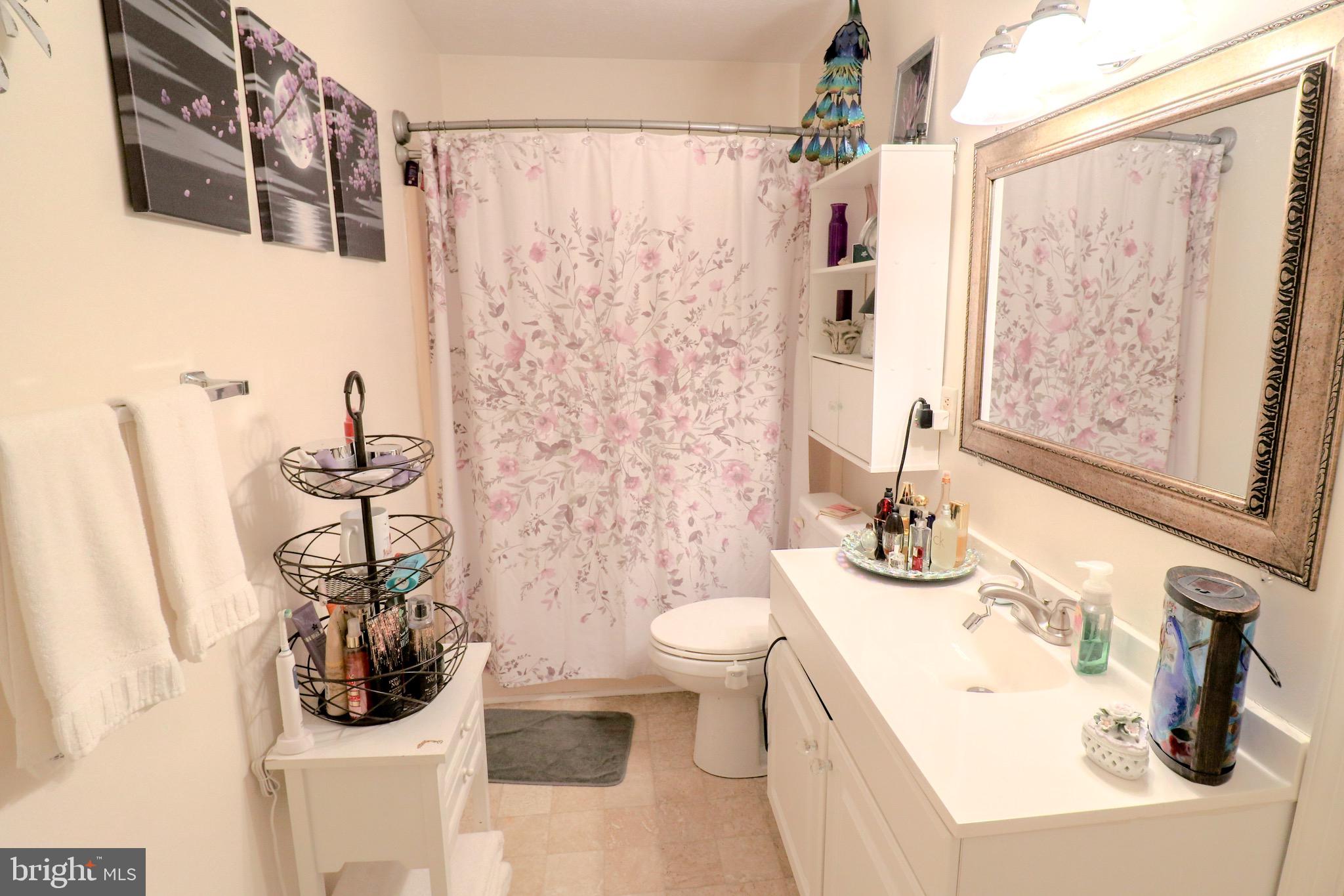 LAKEMONT VILLAGE - Residential