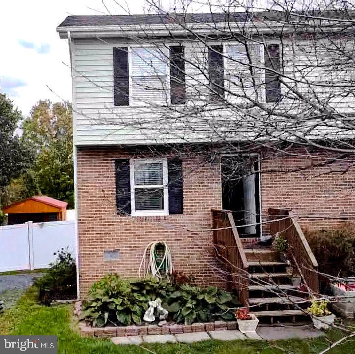 LAKEMONT VILLAGE - Residential