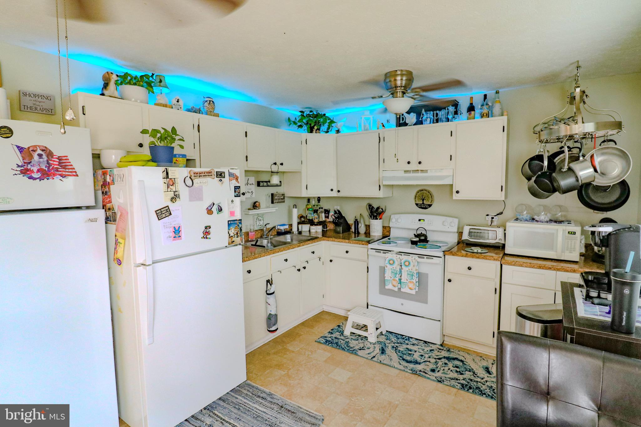 LAKEMONT VILLAGE - Residential