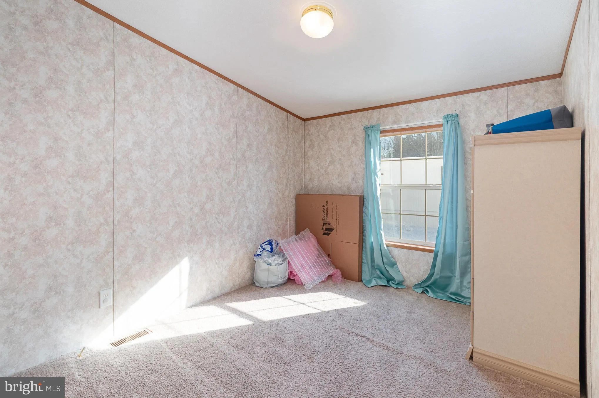 York, Pennsylvania 17406, United States, 4 Bedrooms Bedrooms, ,2 BathroomsBathrooms,Residential,Active,13727