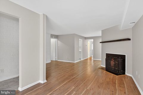 3446 SUMMIT COURT NE 3446 WASHINGTON DC 20018