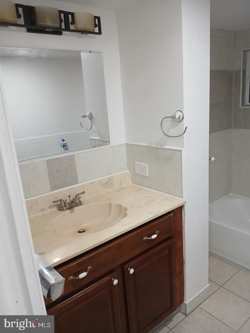 VALLEY FORGE CROSSIN - Residential