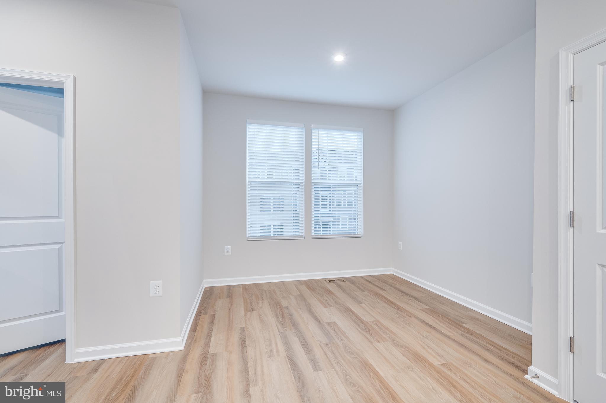 PRESIDENTS POINTE - Residential Lease