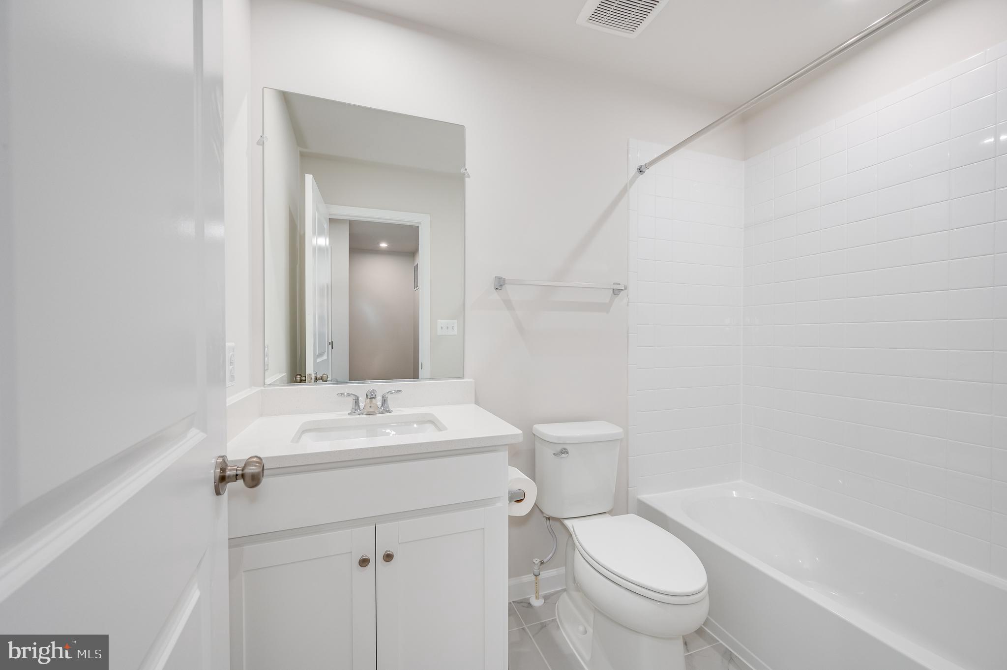 PRESIDENTS POINTE - Residential Lease