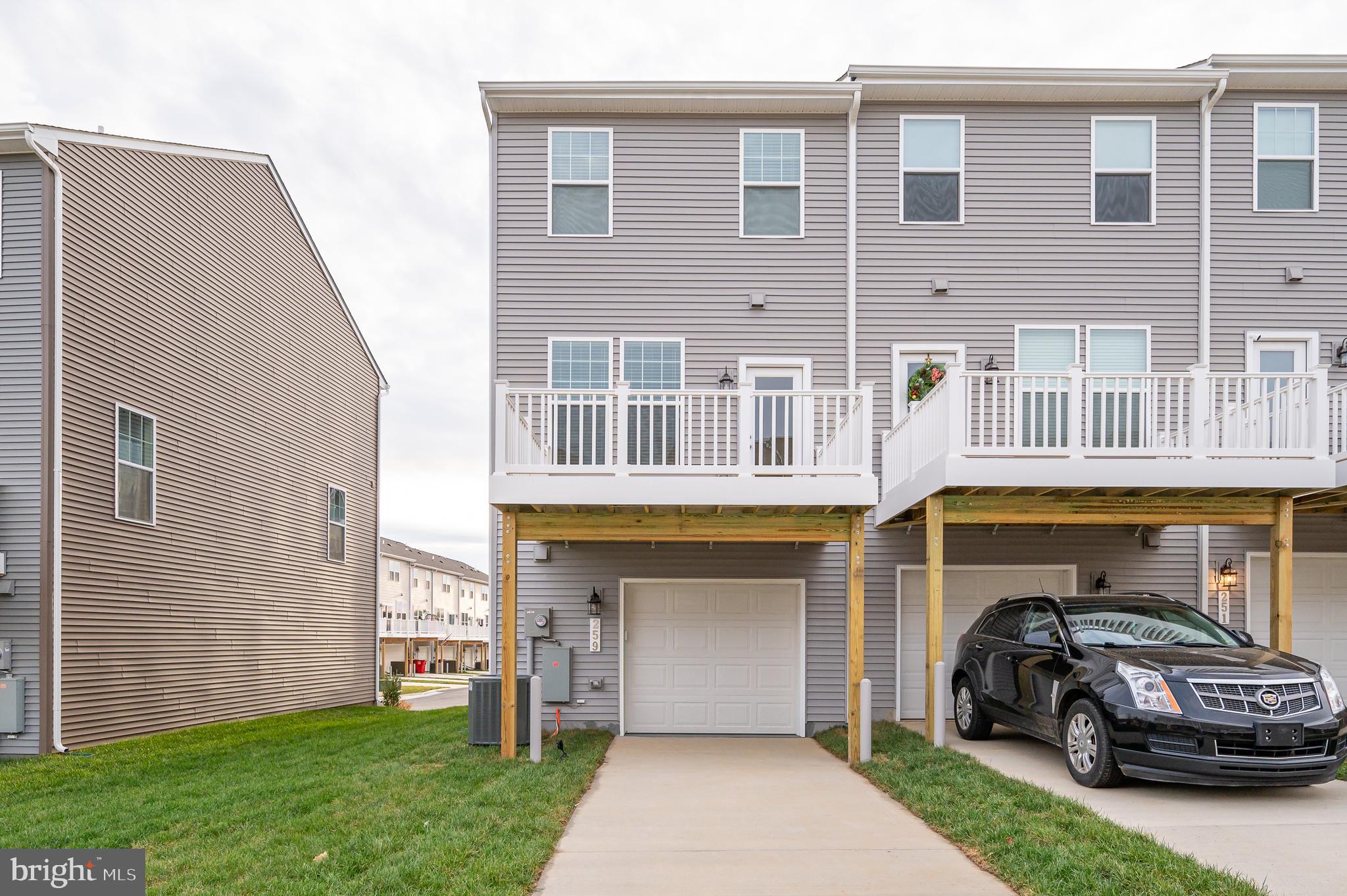 PRESIDENTS POINTE - Residential Lease