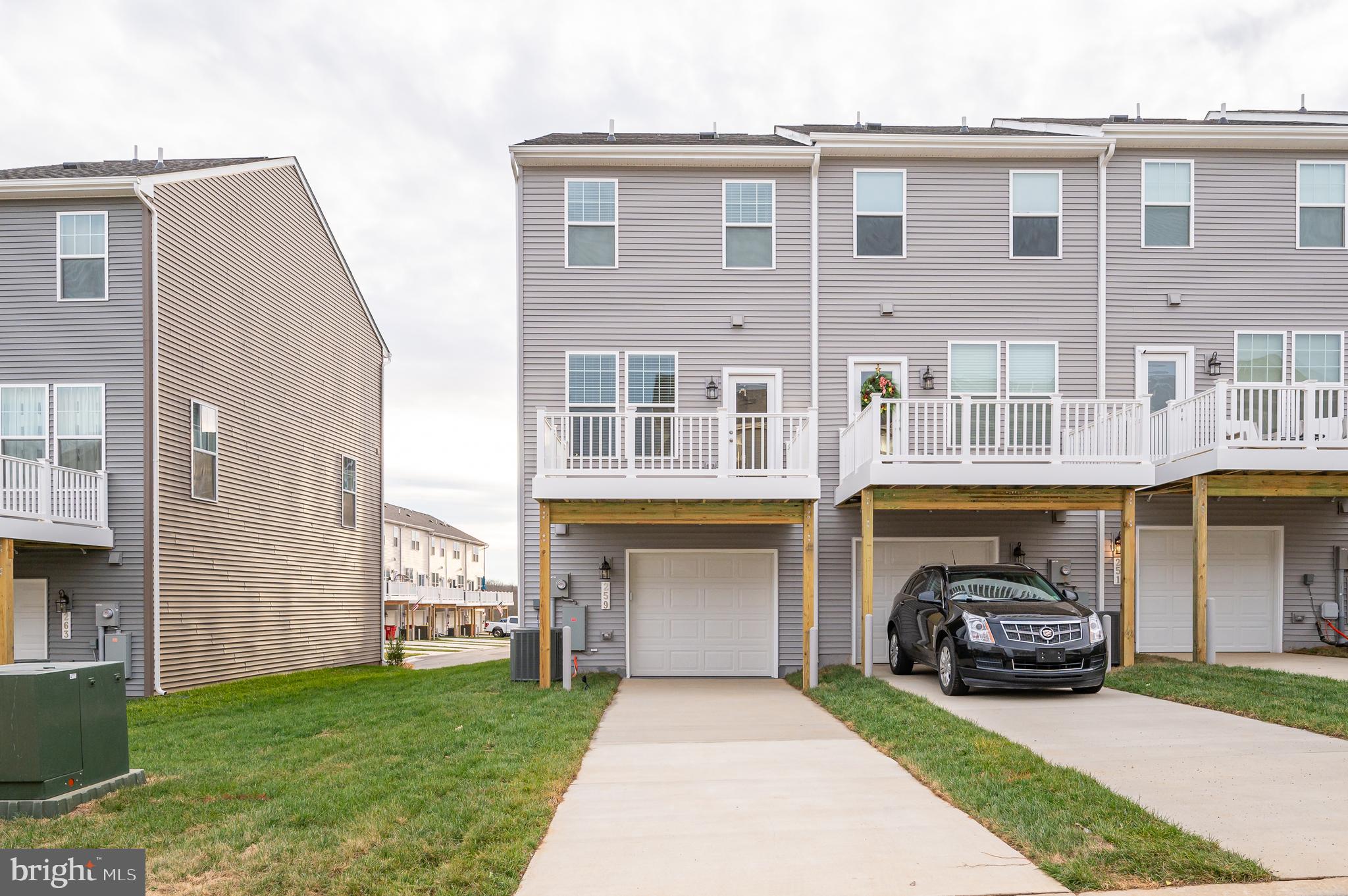 PRESIDENTS POINTE - Residential Lease