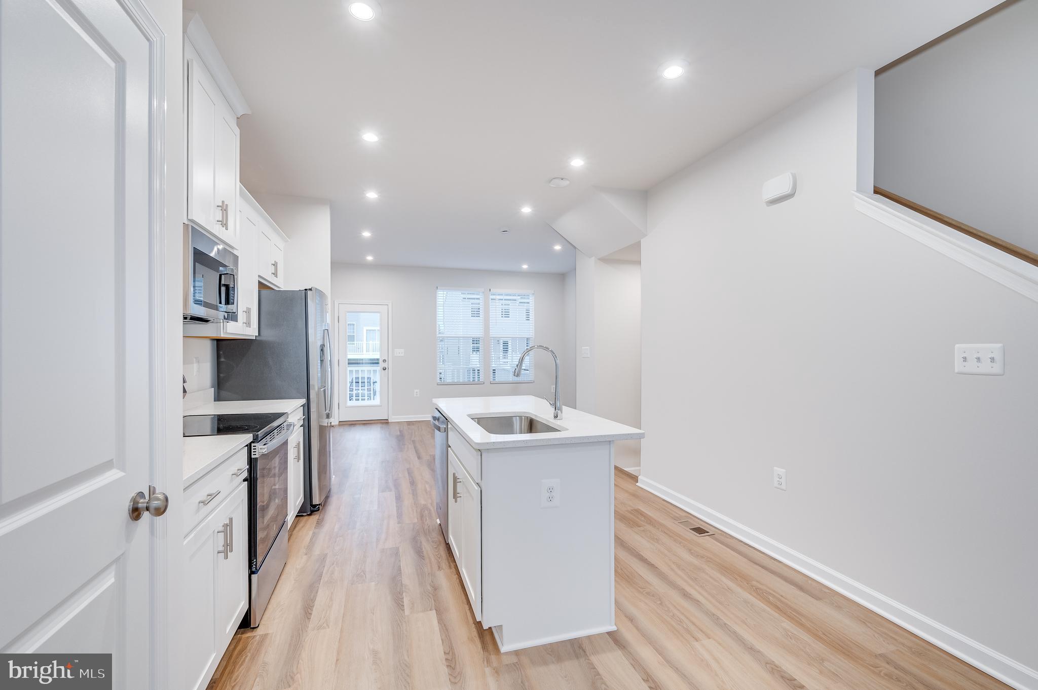 PRESIDENTS POINTE - Residential Lease