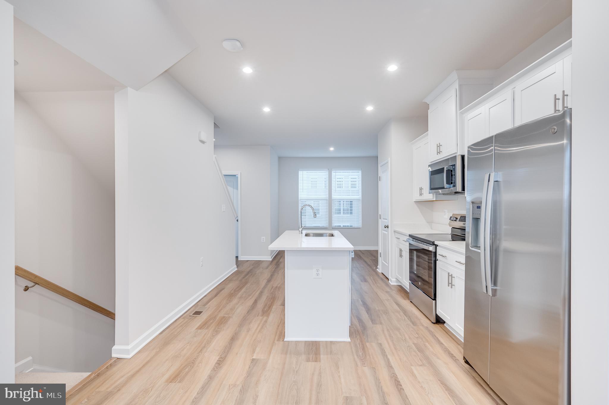 PRESIDENTS POINTE - Residential Lease