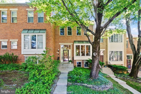 Townhouse For Sale - 5013 Cloister Drive<br/> ROCKVILLE, MD 20852