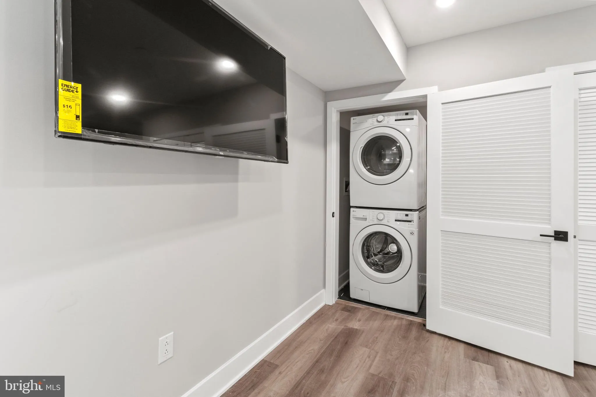 Philadelphia, Pennsylvania 19104, United States, 3 Bedrooms Bedrooms, ,3 BathroomsBathrooms,Residential,Active,79616