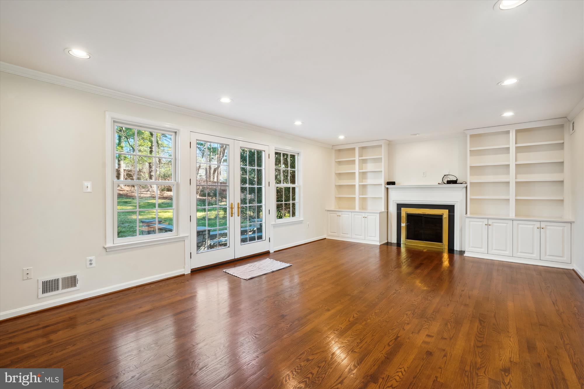 SPRING RIDGE - Residential