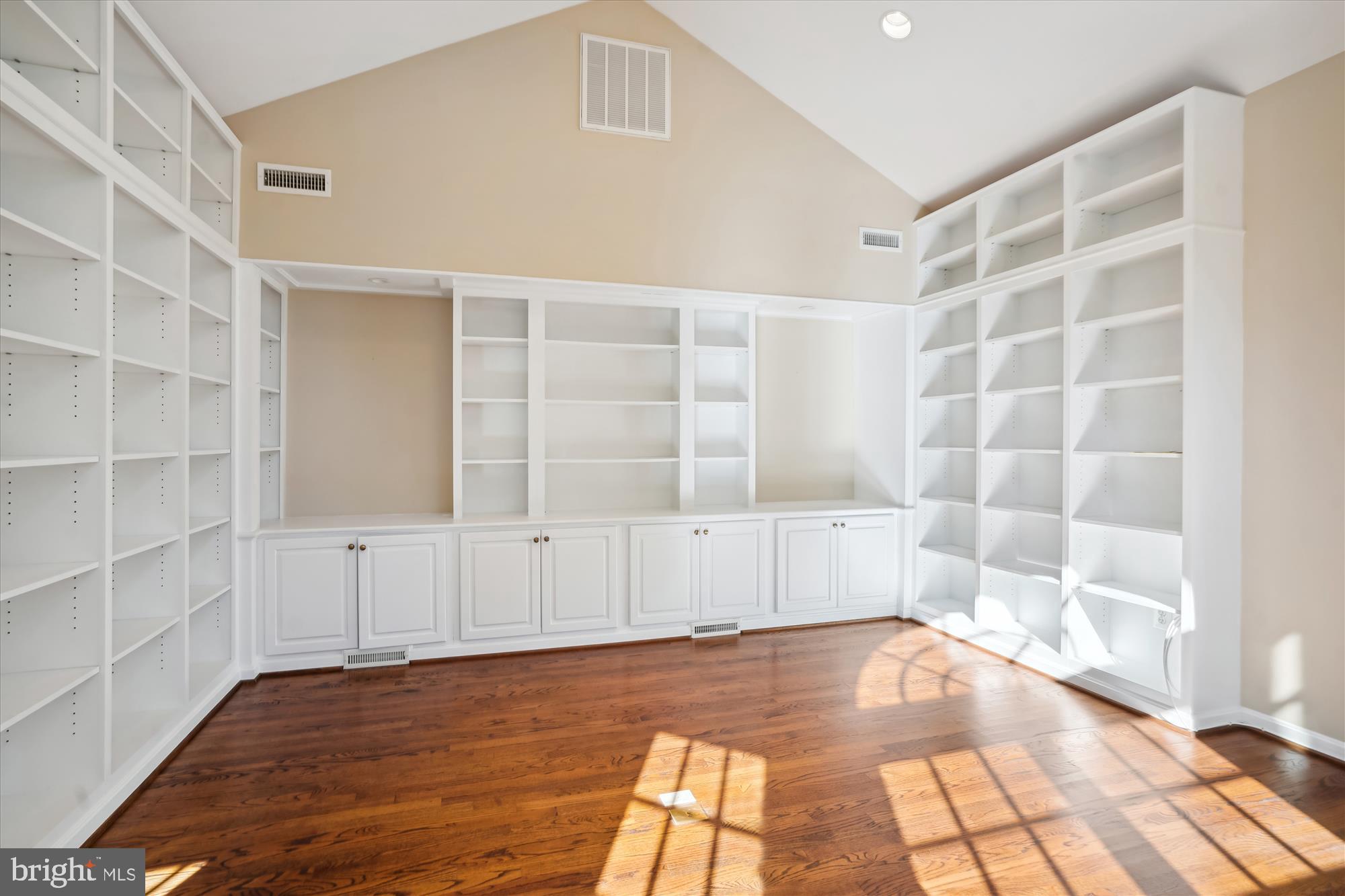 SPRING RIDGE - Residential