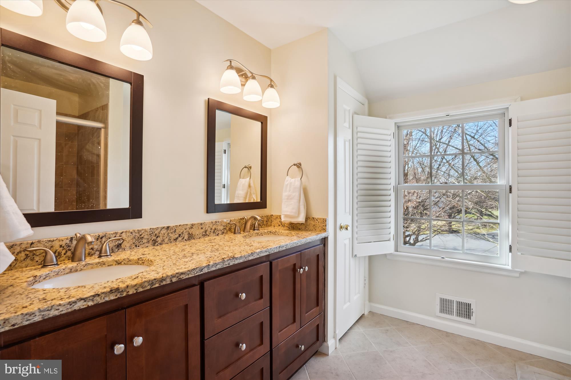 SPRING RIDGE - Residential