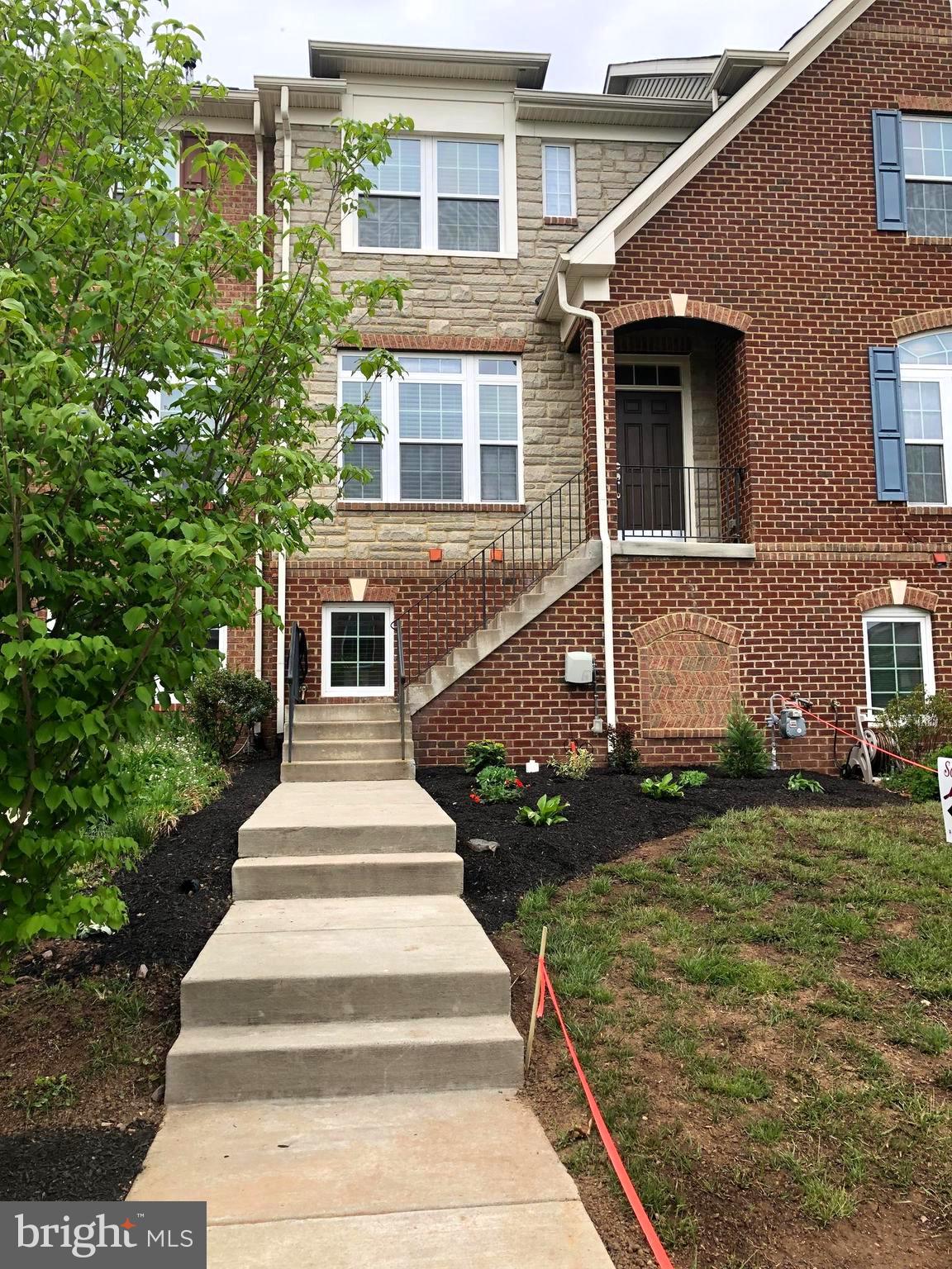 AVONLEA - Residential Lease