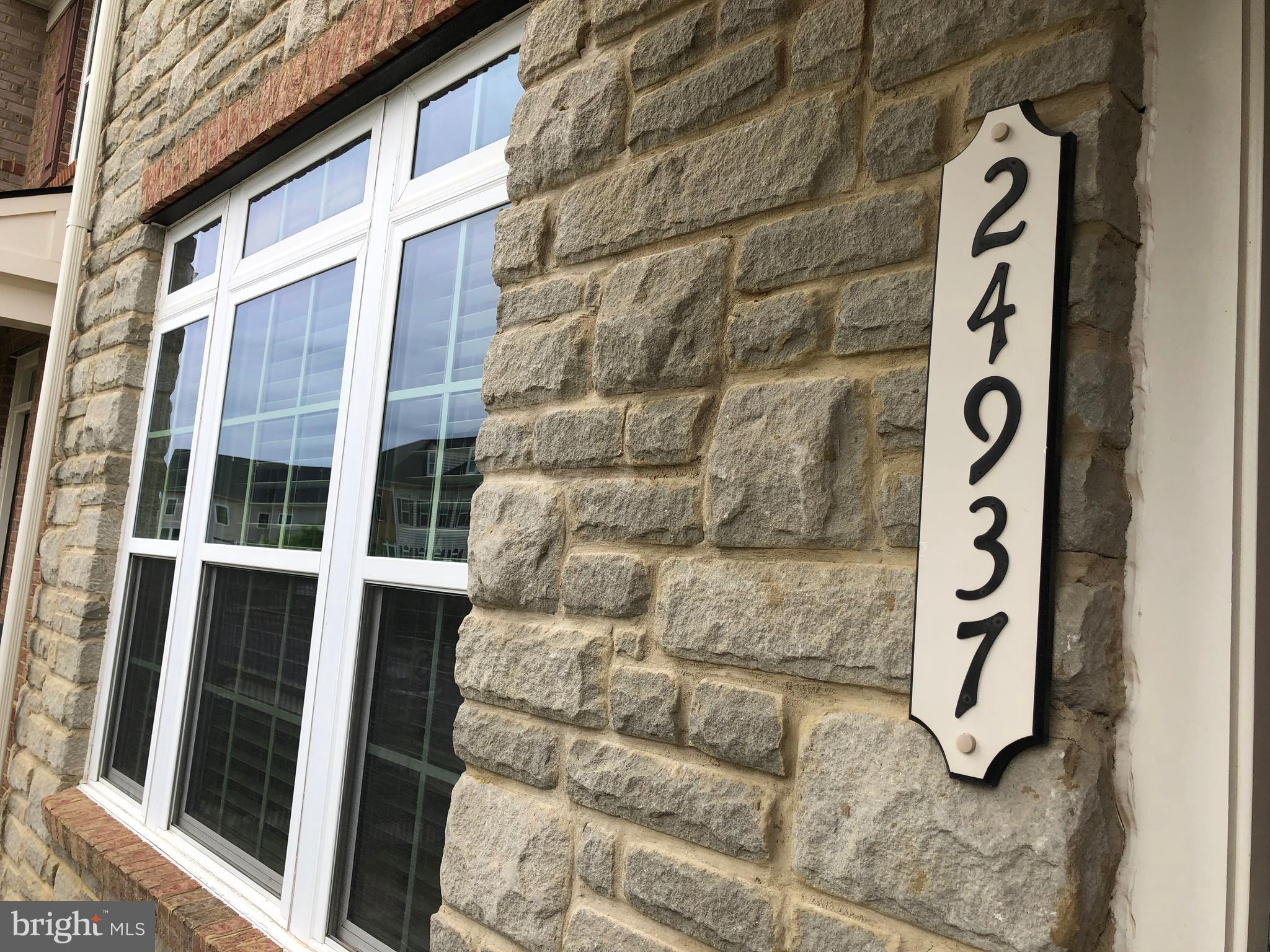 AVONLEA - Residential Lease