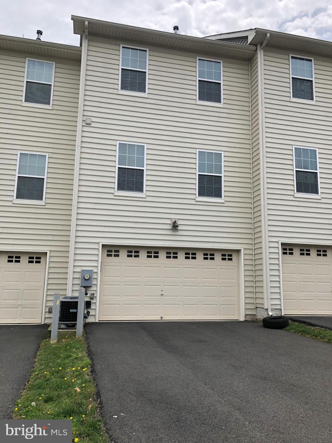 AVONLEA - Residential Lease