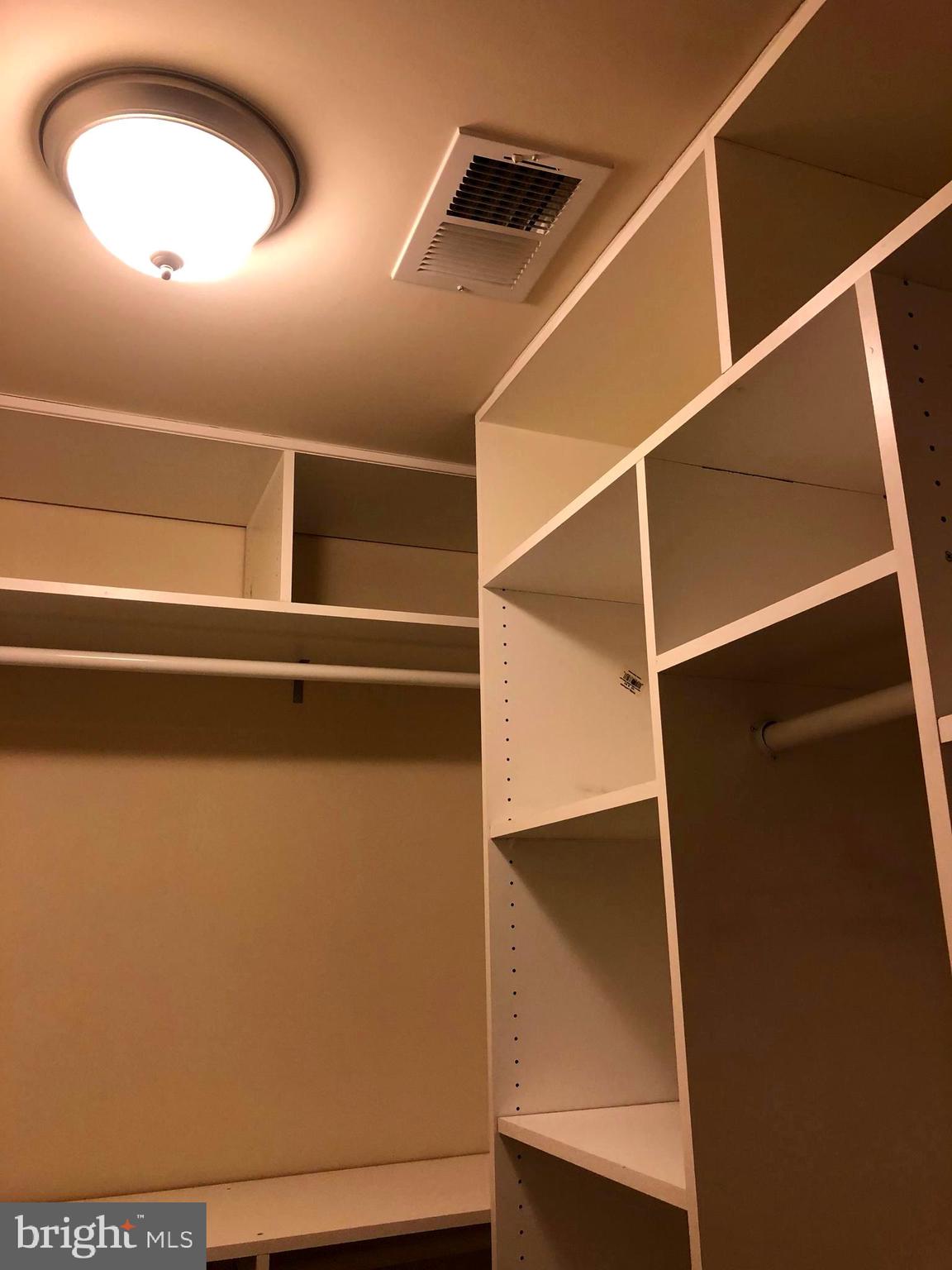 AVONLEA - Residential Lease