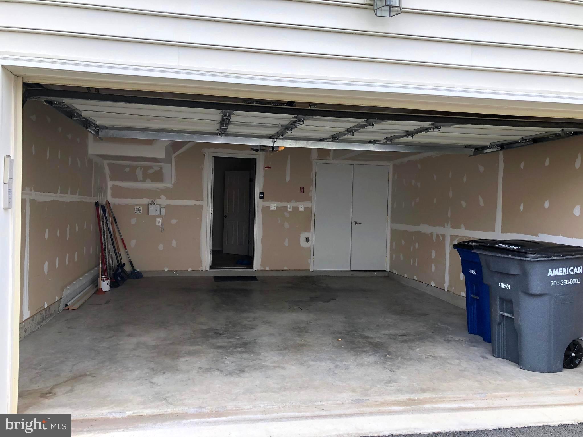 AVONLEA - Residential Lease