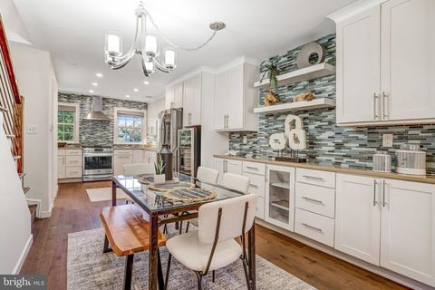 745 10TH STREET SE WASHINGTON DC 20003