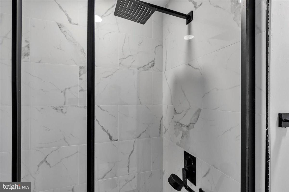 FRANKFORD - Residential Lease