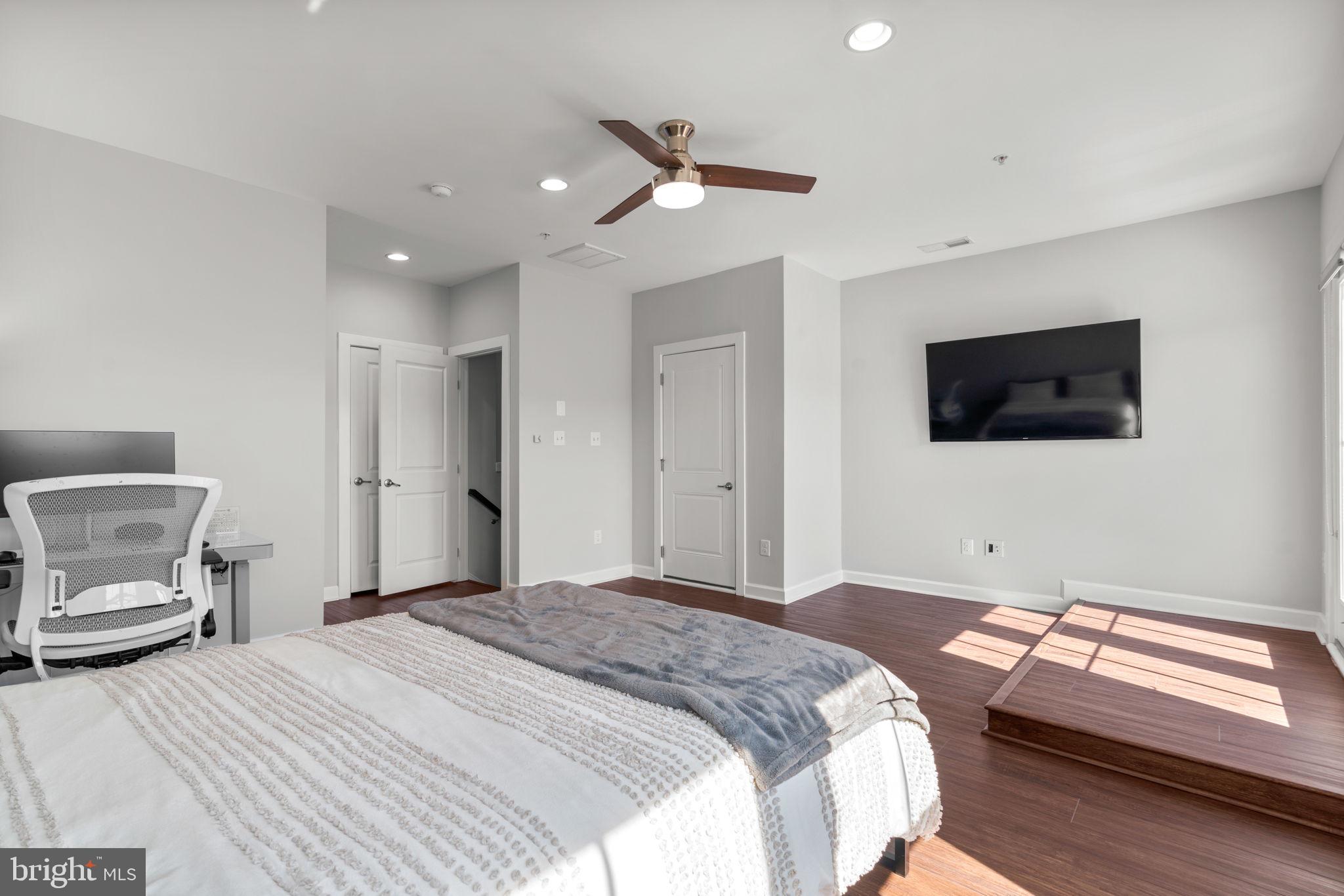 WATKINS MILL TOWN CENTER - Residential