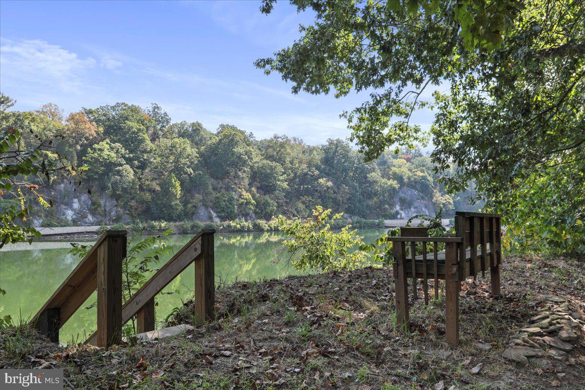 POTOMAC GLEN - Residential