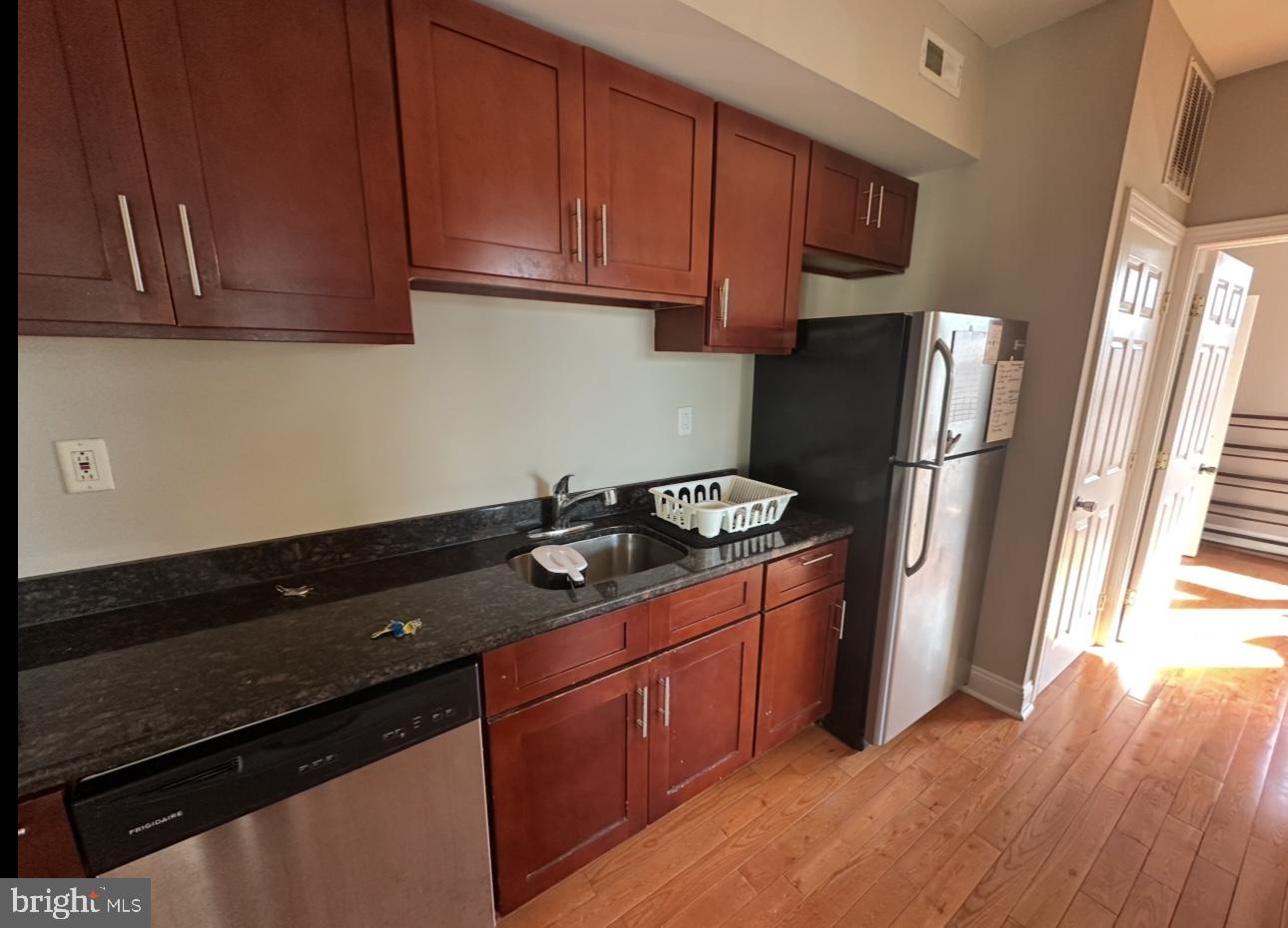 UNIVERSITY CITY - Residential Lease