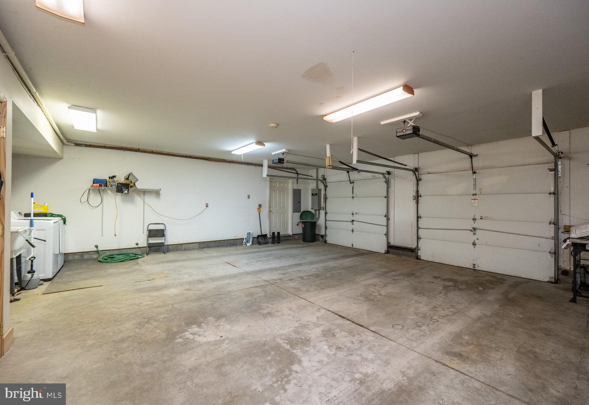 SANG RUN RD - Residential