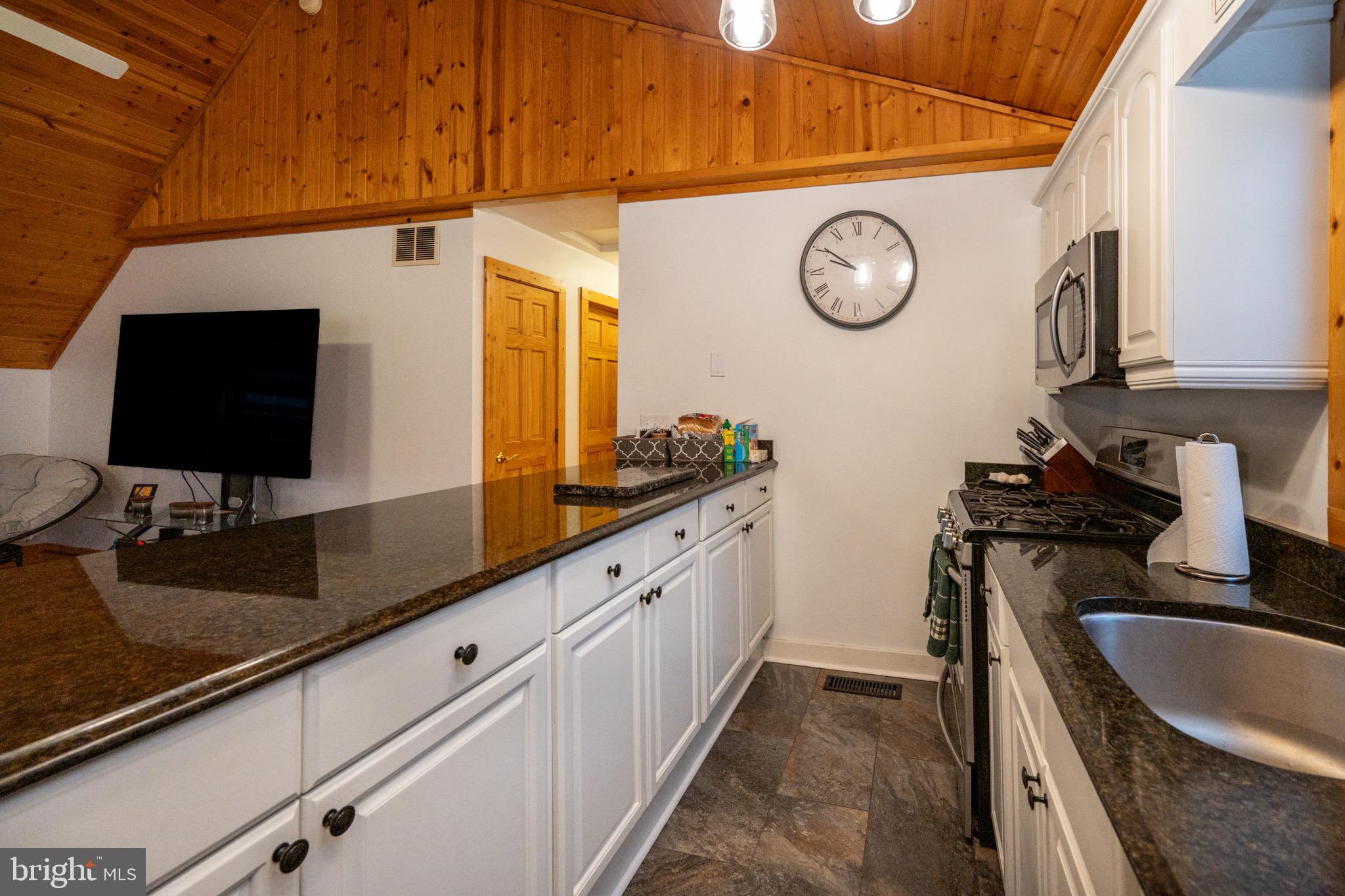 SANG RUN RD - Residential