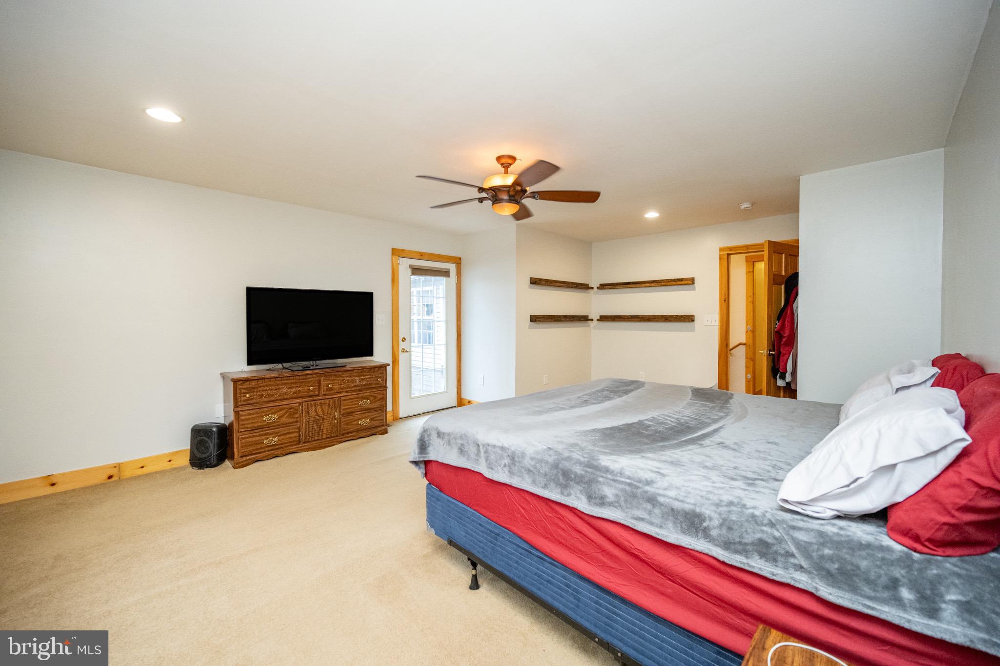 SANG RUN RD - Residential