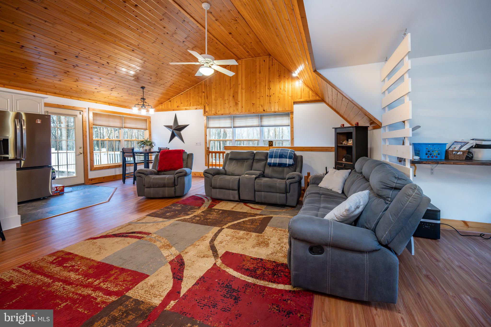 SANG RUN RD - Residential