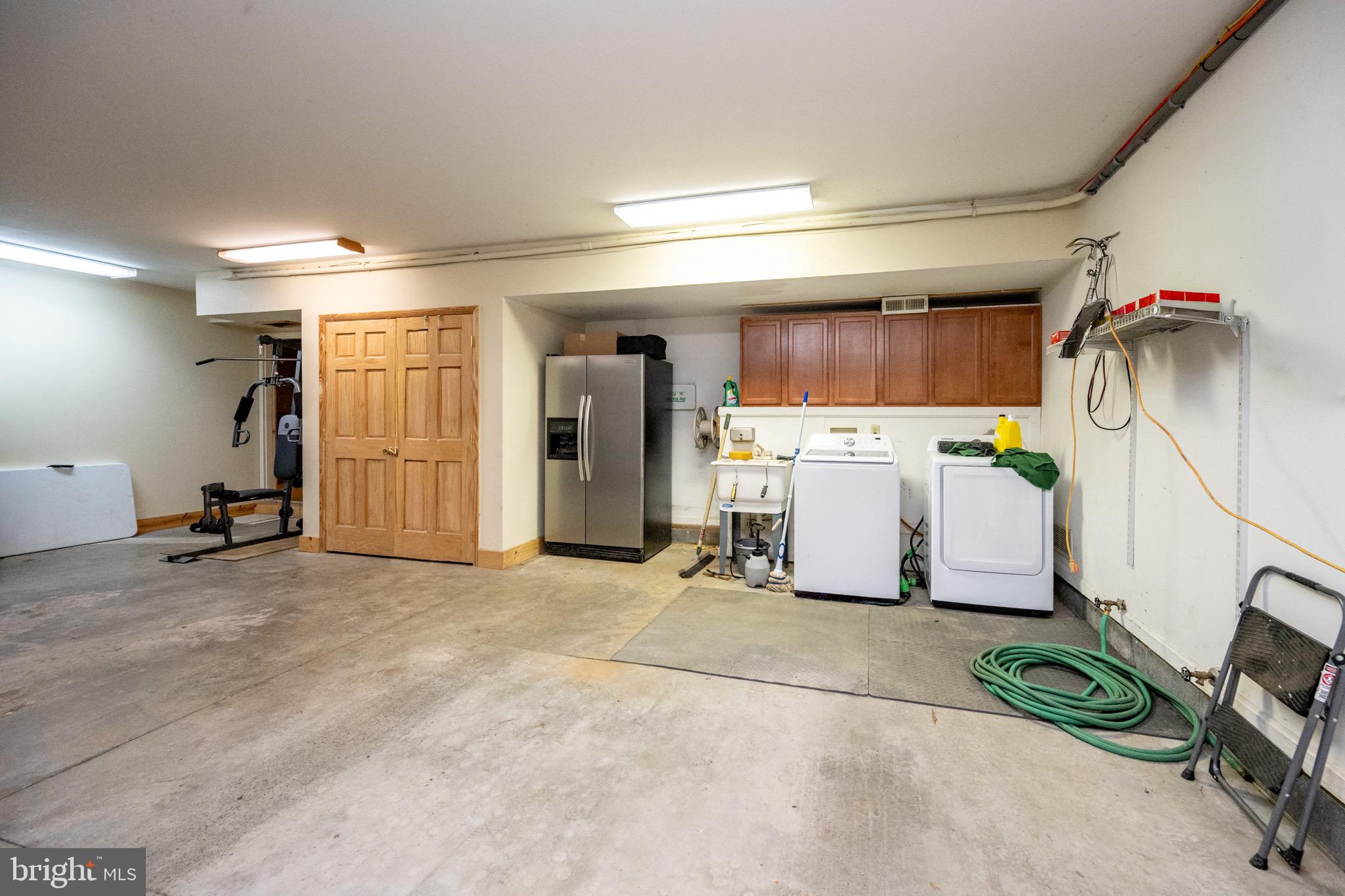 SANG RUN RD - Residential