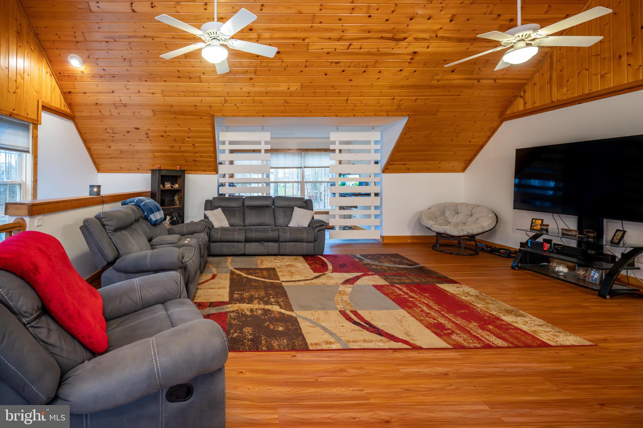 SANG RUN RD - Residential