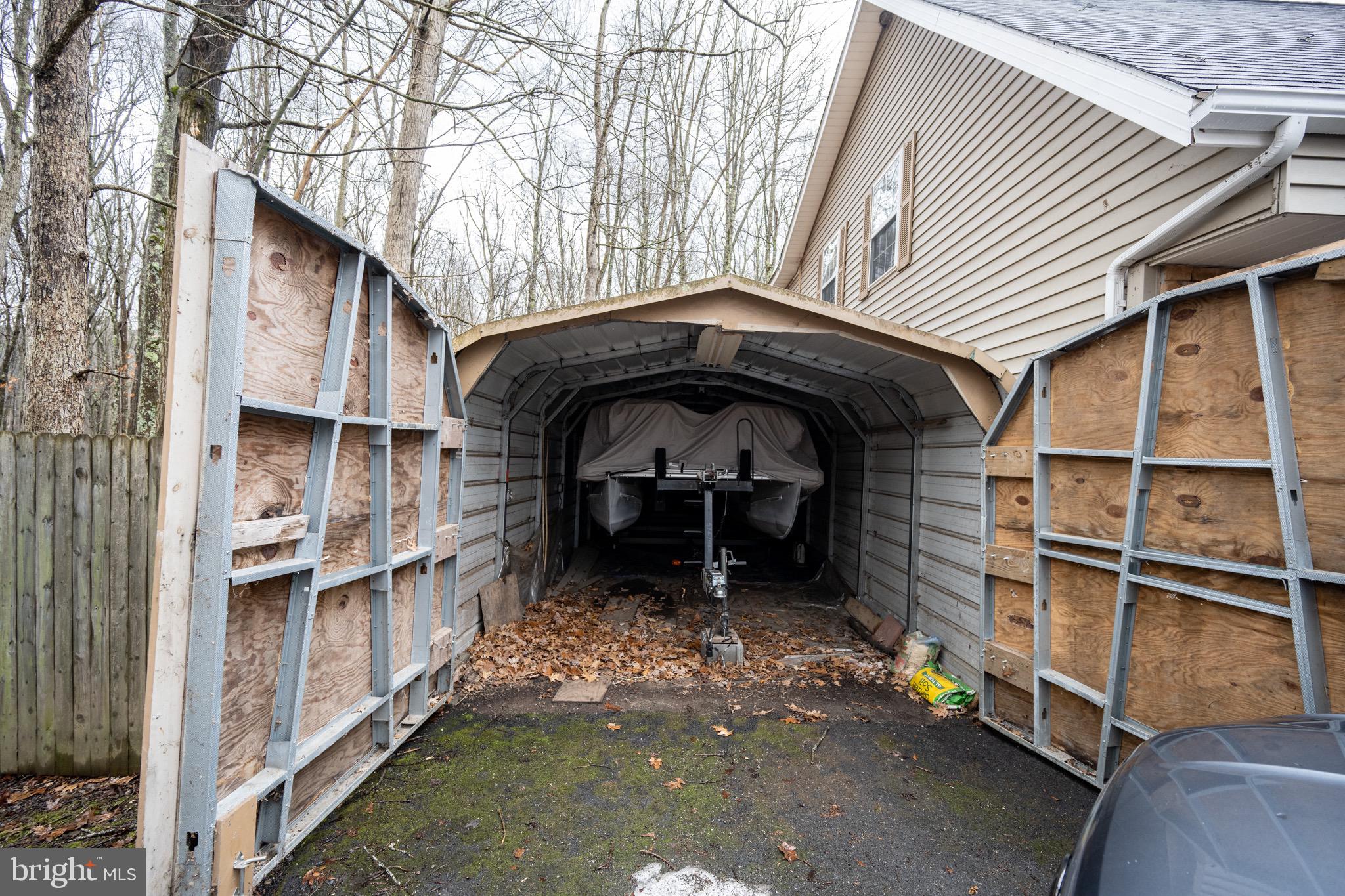 SANG RUN RD - Residential