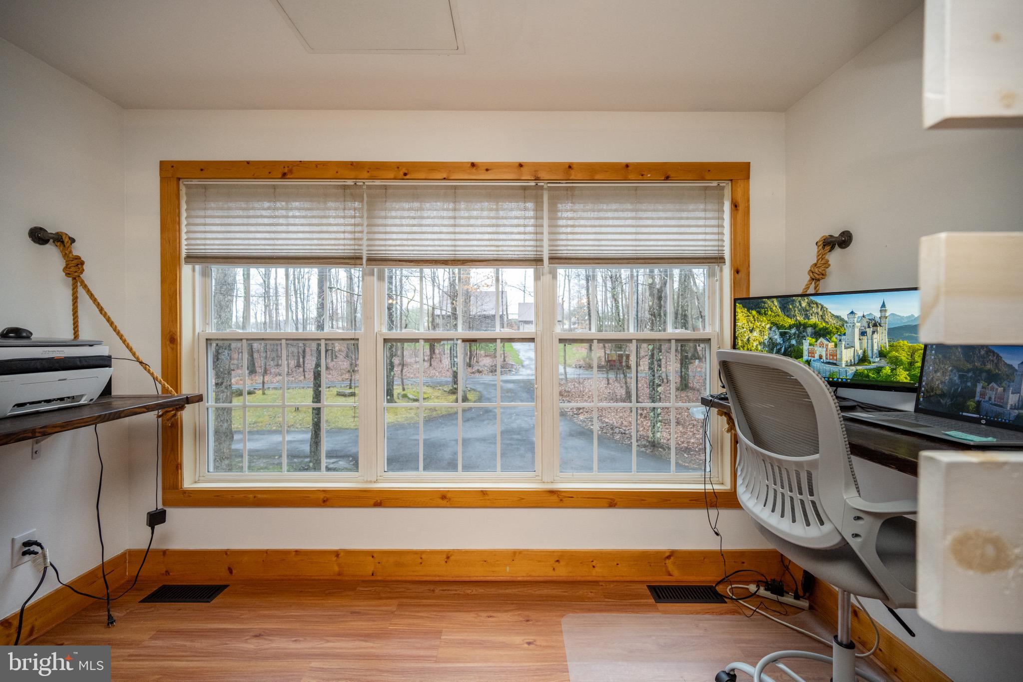 SANG RUN RD - Residential