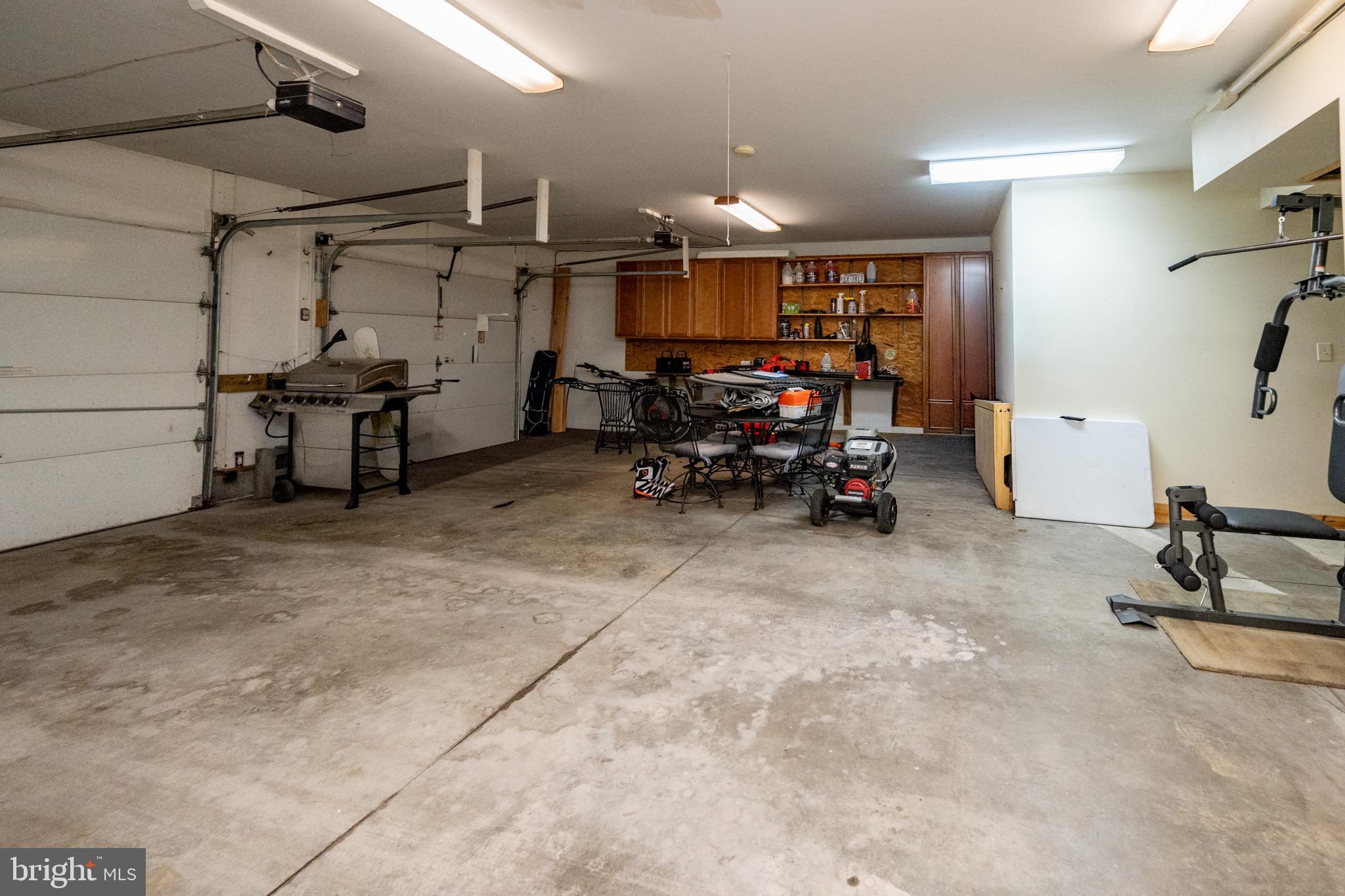 SANG RUN RD - Residential