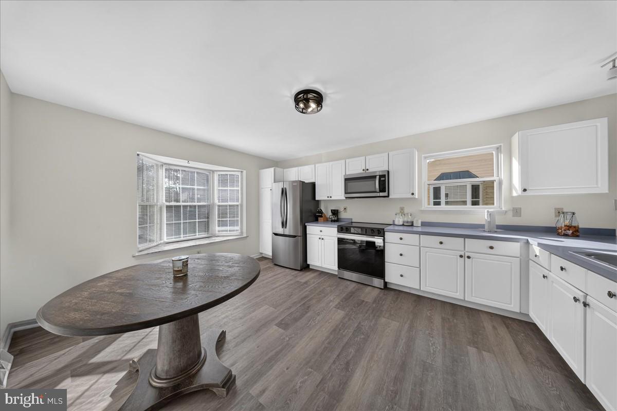 946 RUE MADORA