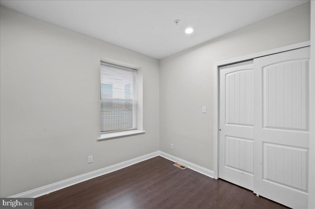 LUDLOW - Residential Income