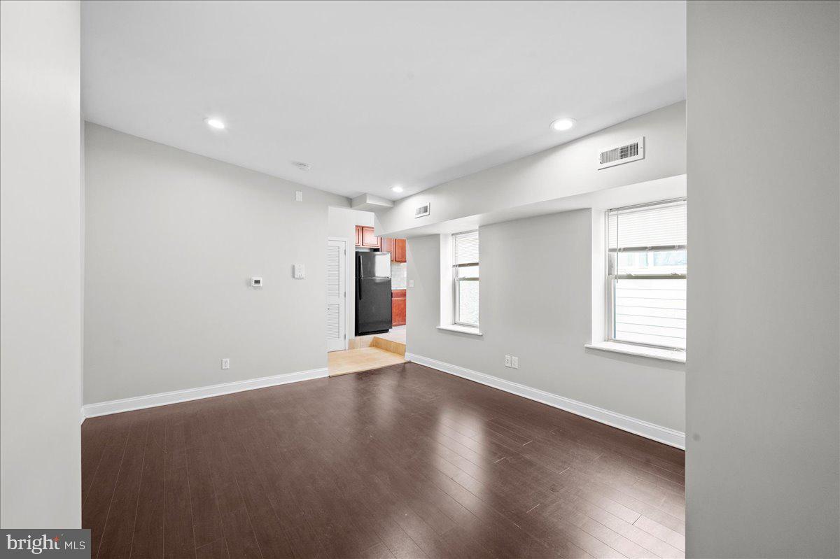 LUDLOW - Residential Income