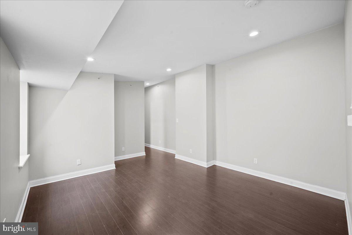 LUDLOW - Residential Income