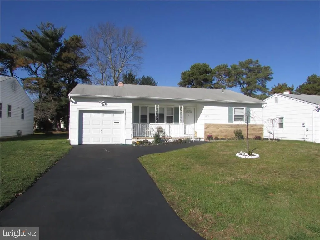 1028 Edgebrook Drive, Toms River, NJ 08757