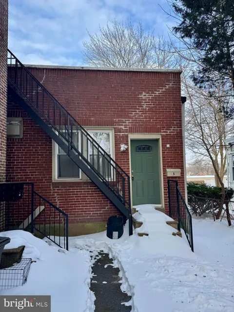 151 N Hanover Street Unit 5, Pottstown, PA MLS: PAMC2166866