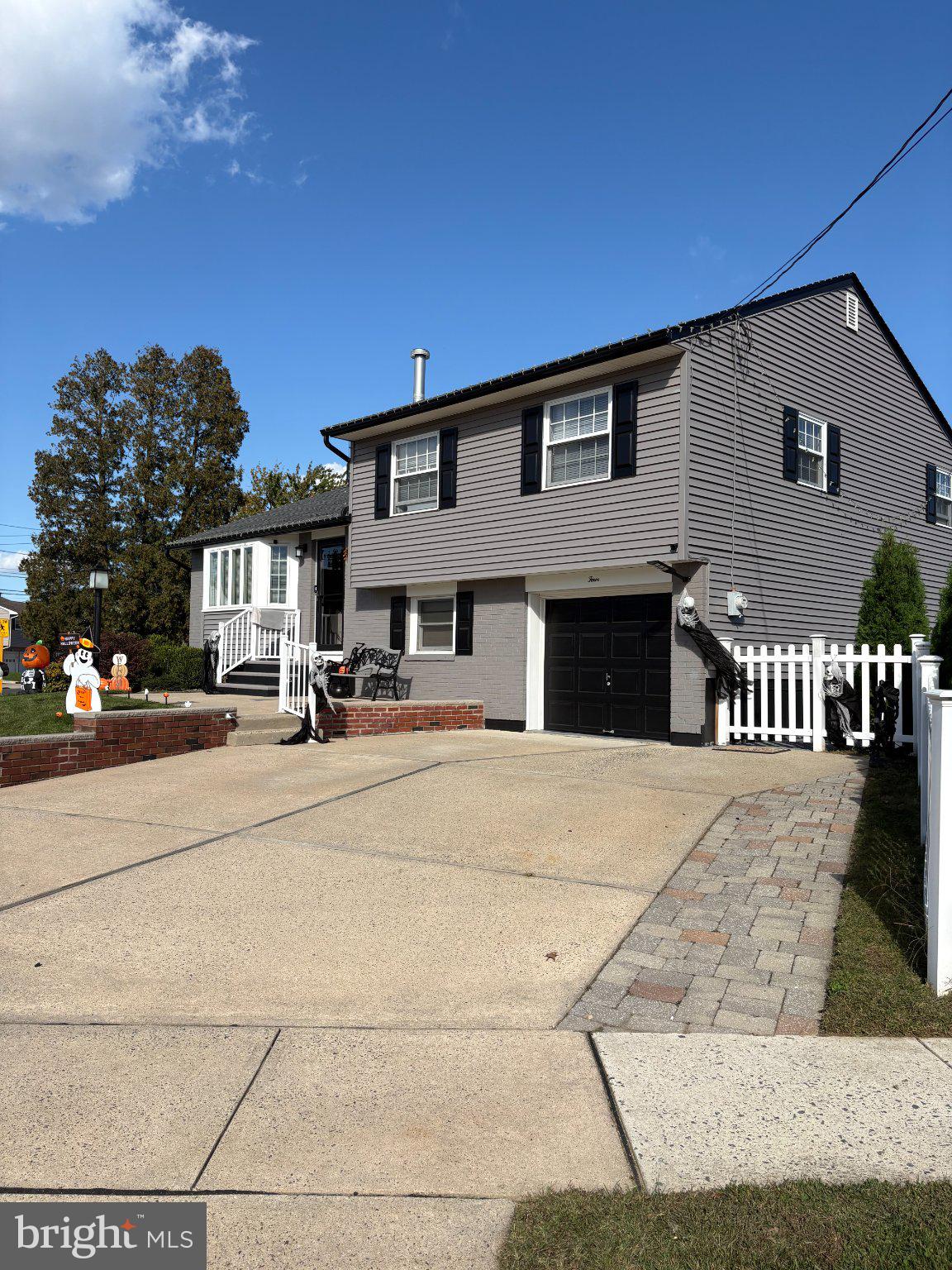 4 BOW ROAD