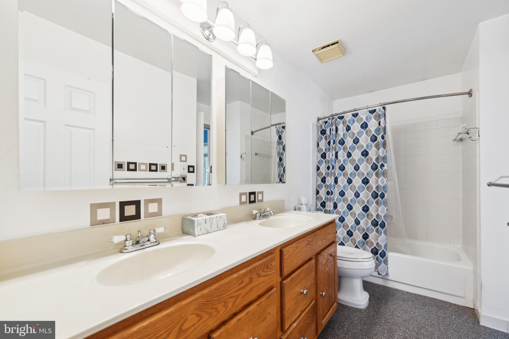 ROLLING VALLEY - Residential