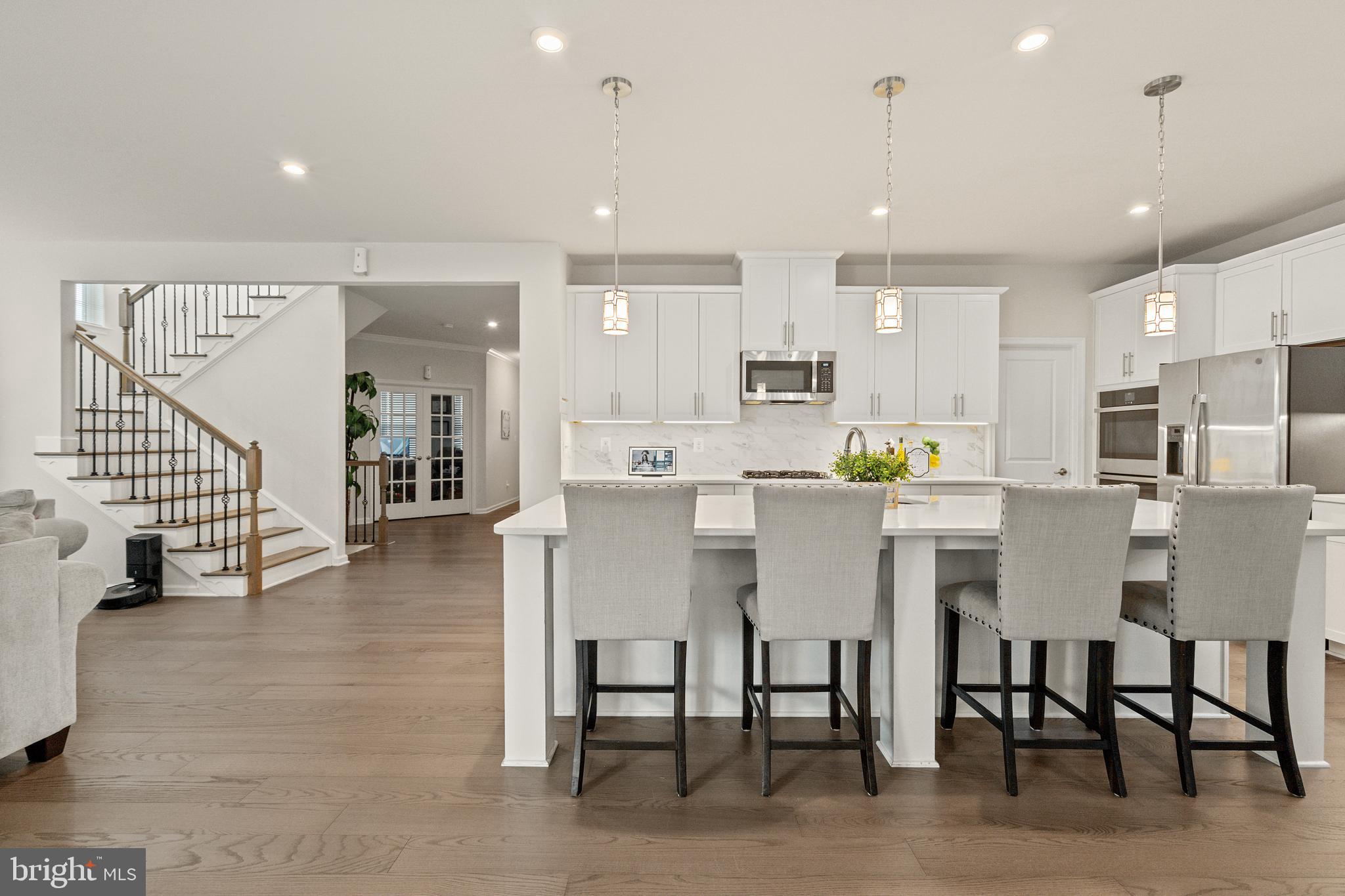 MAY'S QUARTER - Residential