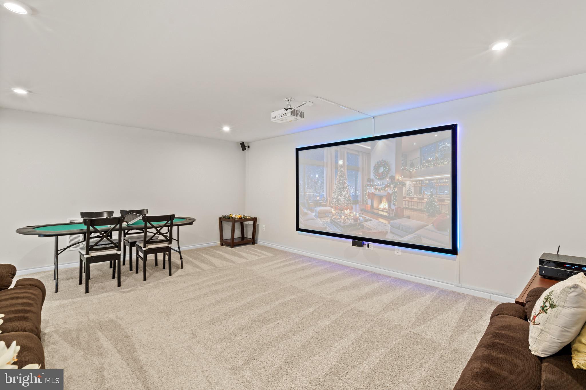 MAY'S QUARTER - Residential